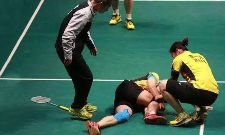 斯普利特让小杨打四号位 难道NBA也要送果篮？